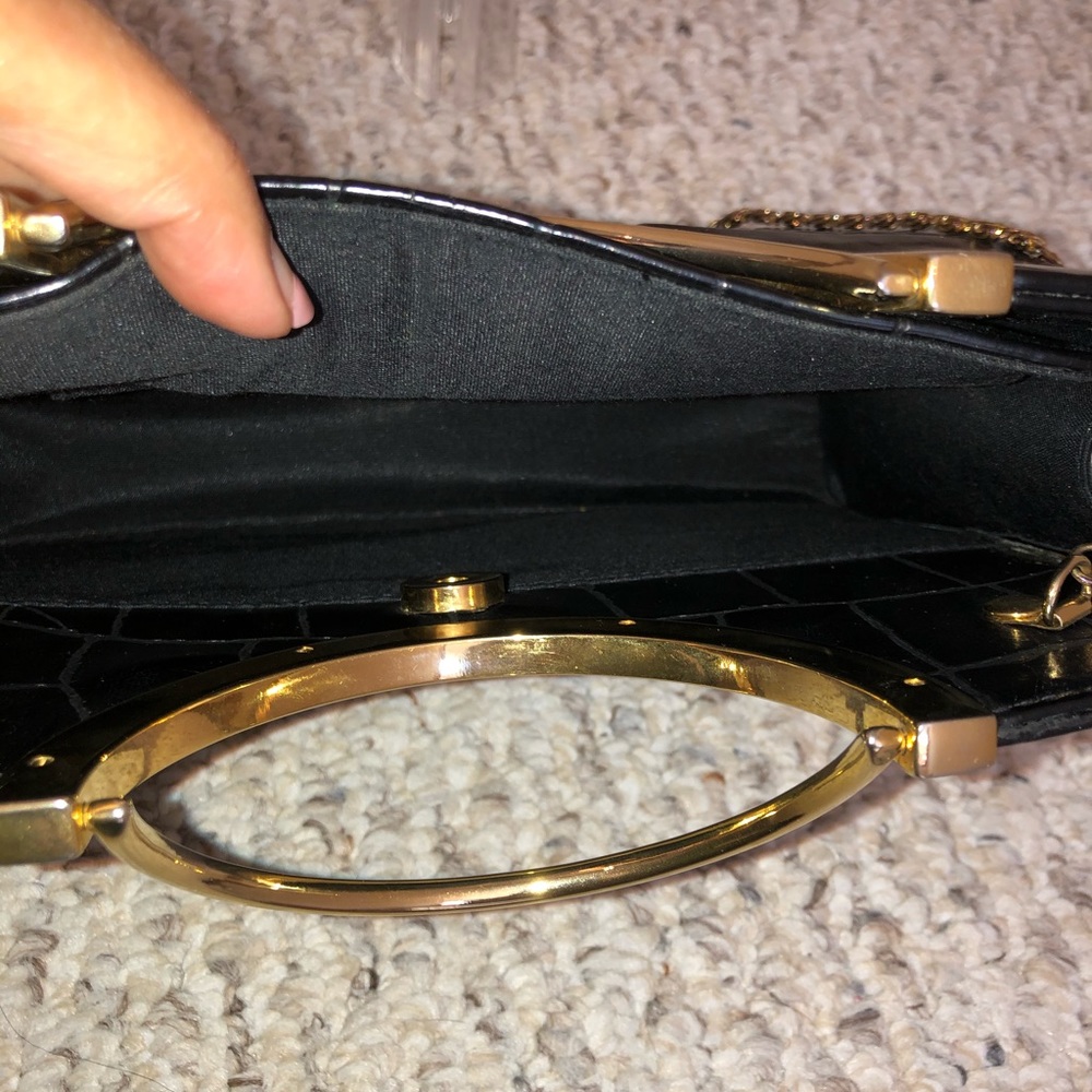 Wild Rose black leather hand bag. - Picture 4 of 7